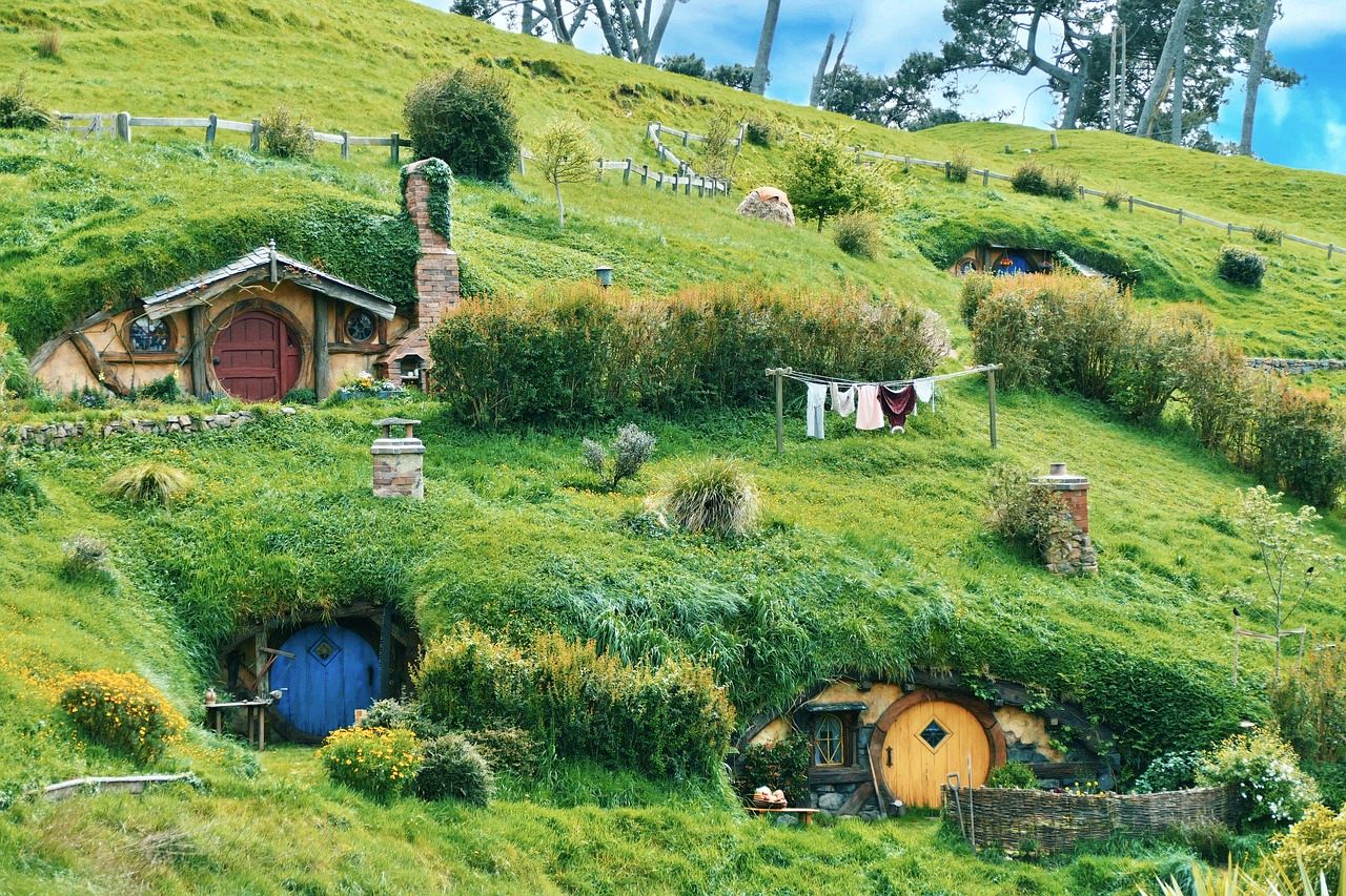 Lord of the Rings and Hobbit fans visit Hobbiton