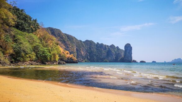 Visit Phuket Island in Thailand and its beaches