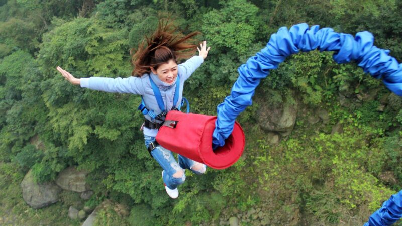 Enjoy bungee jumping in South Africa