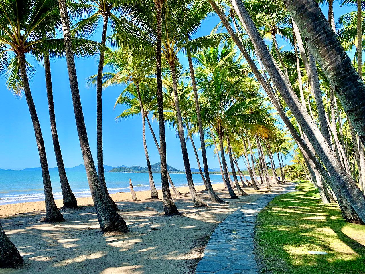 Romantic vacation in Palm Cove Beach, Queensland, Australia