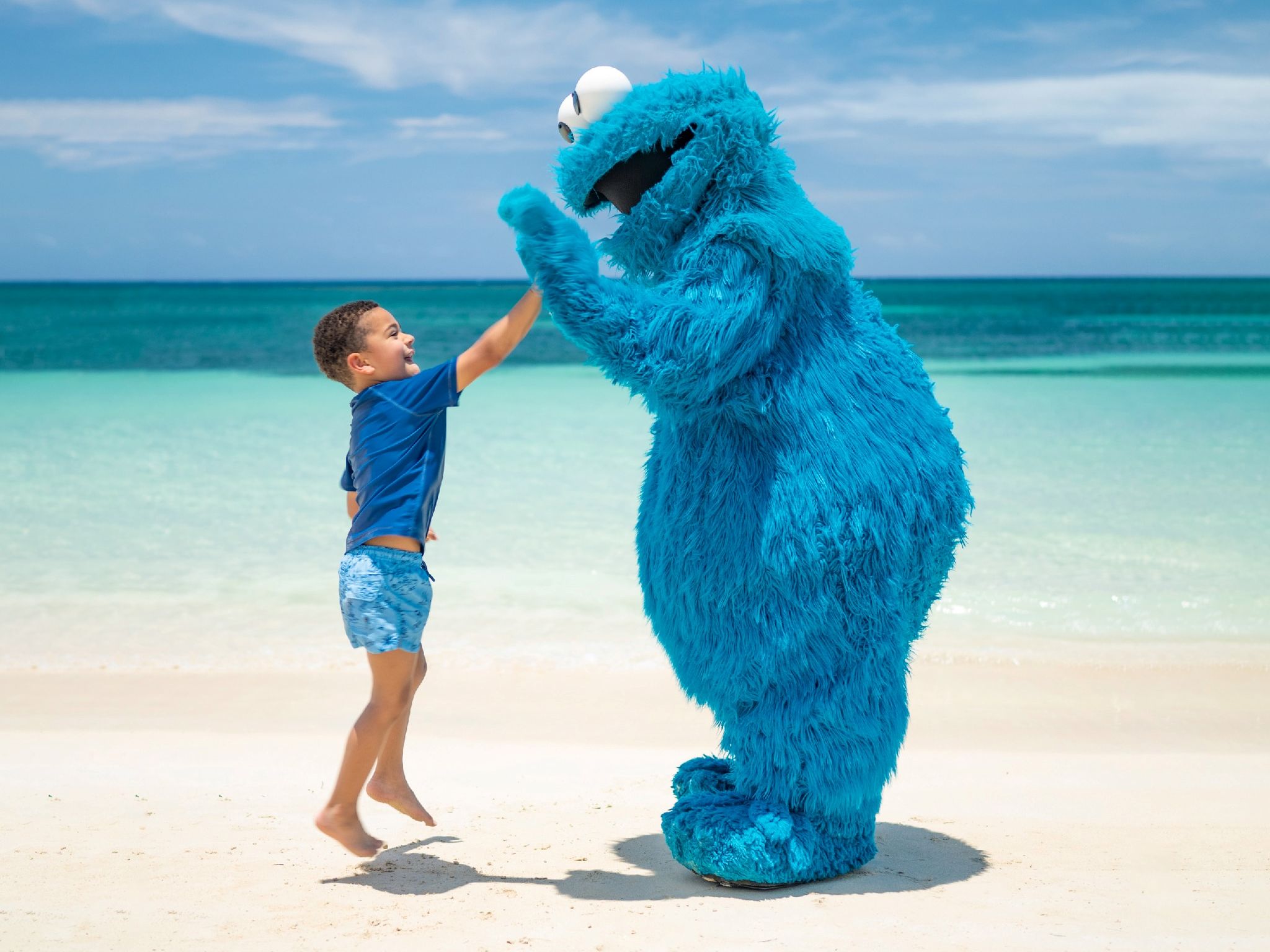 Cookie Monster making friends