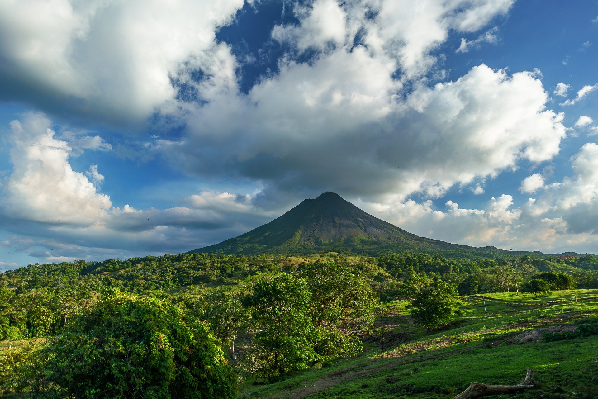 Experience nature in an eco-lodge in Costa Rica