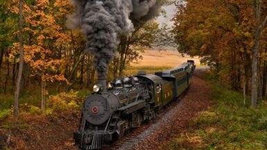 Three top railroads to ride in the fall