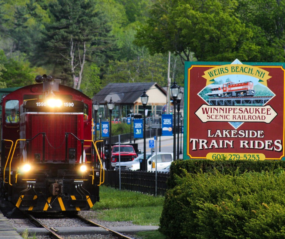 Winnipesaukee Scenic Railroad - Fall Foliage Train