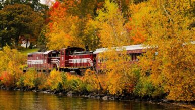 Winnipesaukee Scenic Railroad - Fall Foliage Train