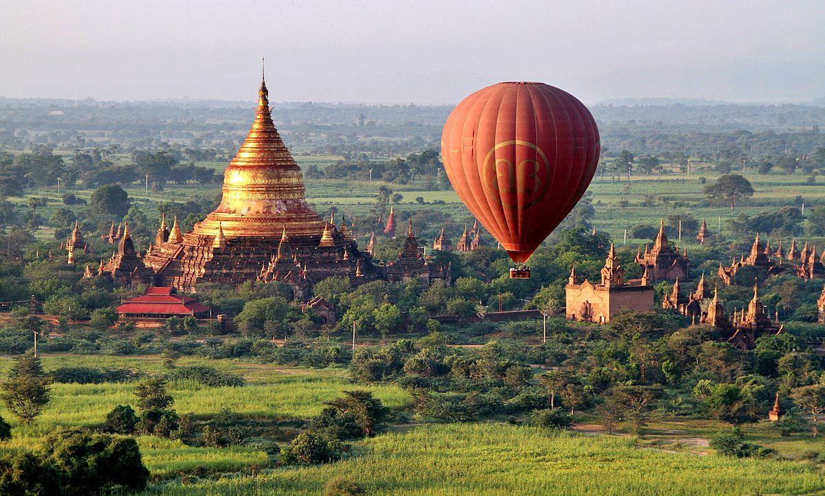 Balloon ride over Bagan, Myanmar