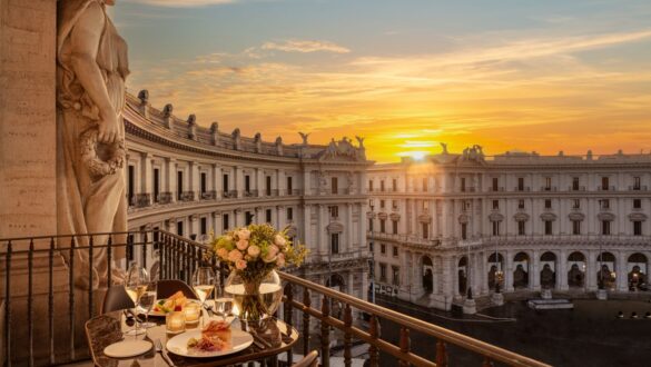 Balcony dining
