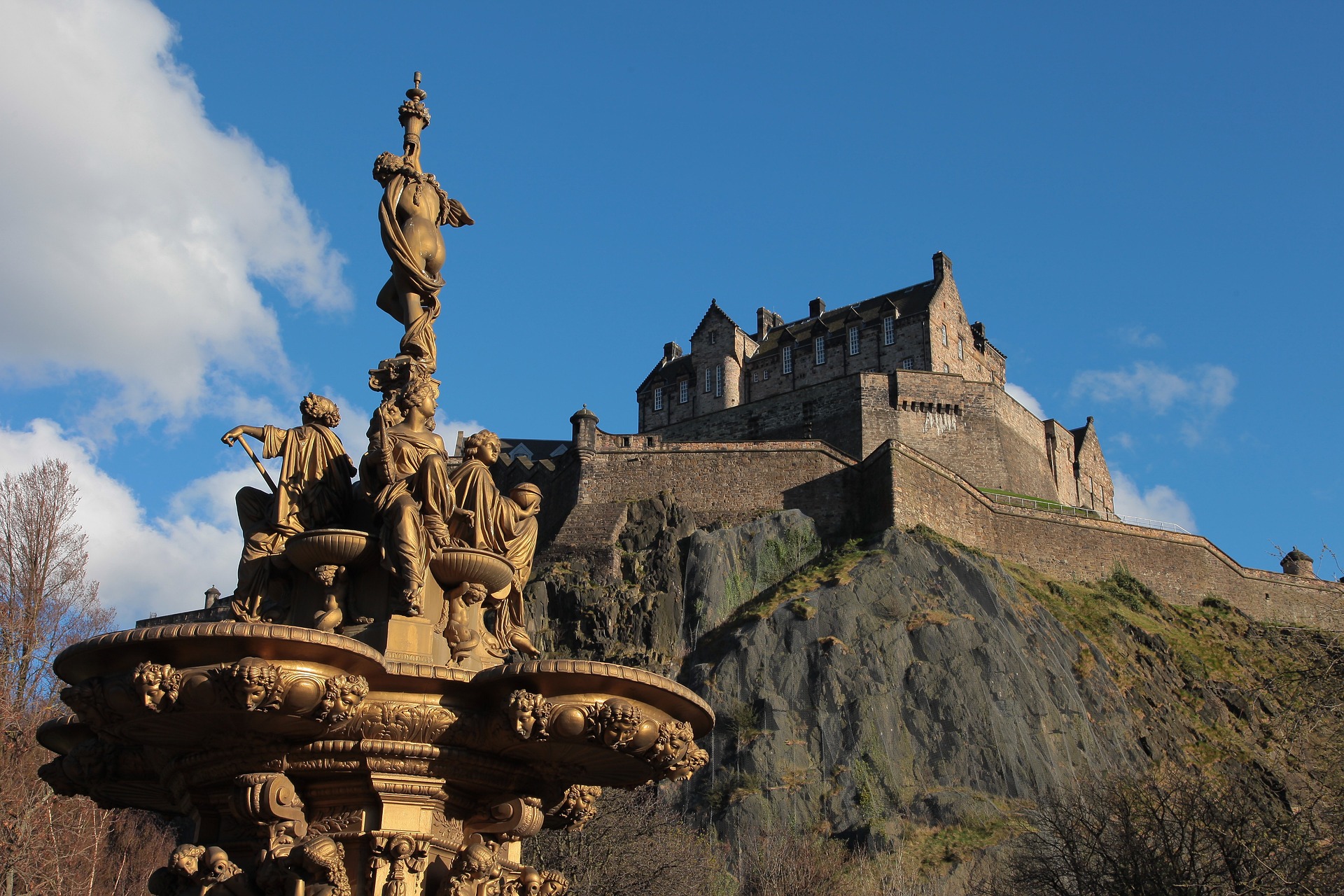 Edinburgh, Scotland to introduce 5% tourist tax