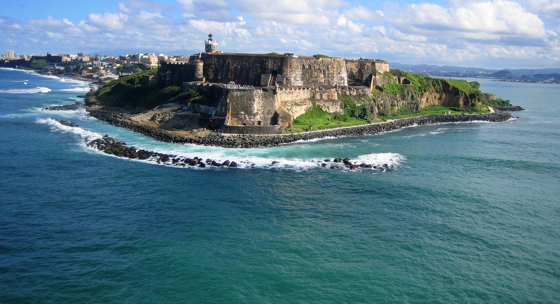 Spirit Vacations offer travelers the chance to win a free vacation in Puerto Rico