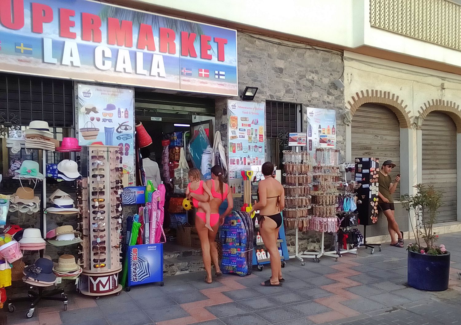 Underdressed tourists in the street