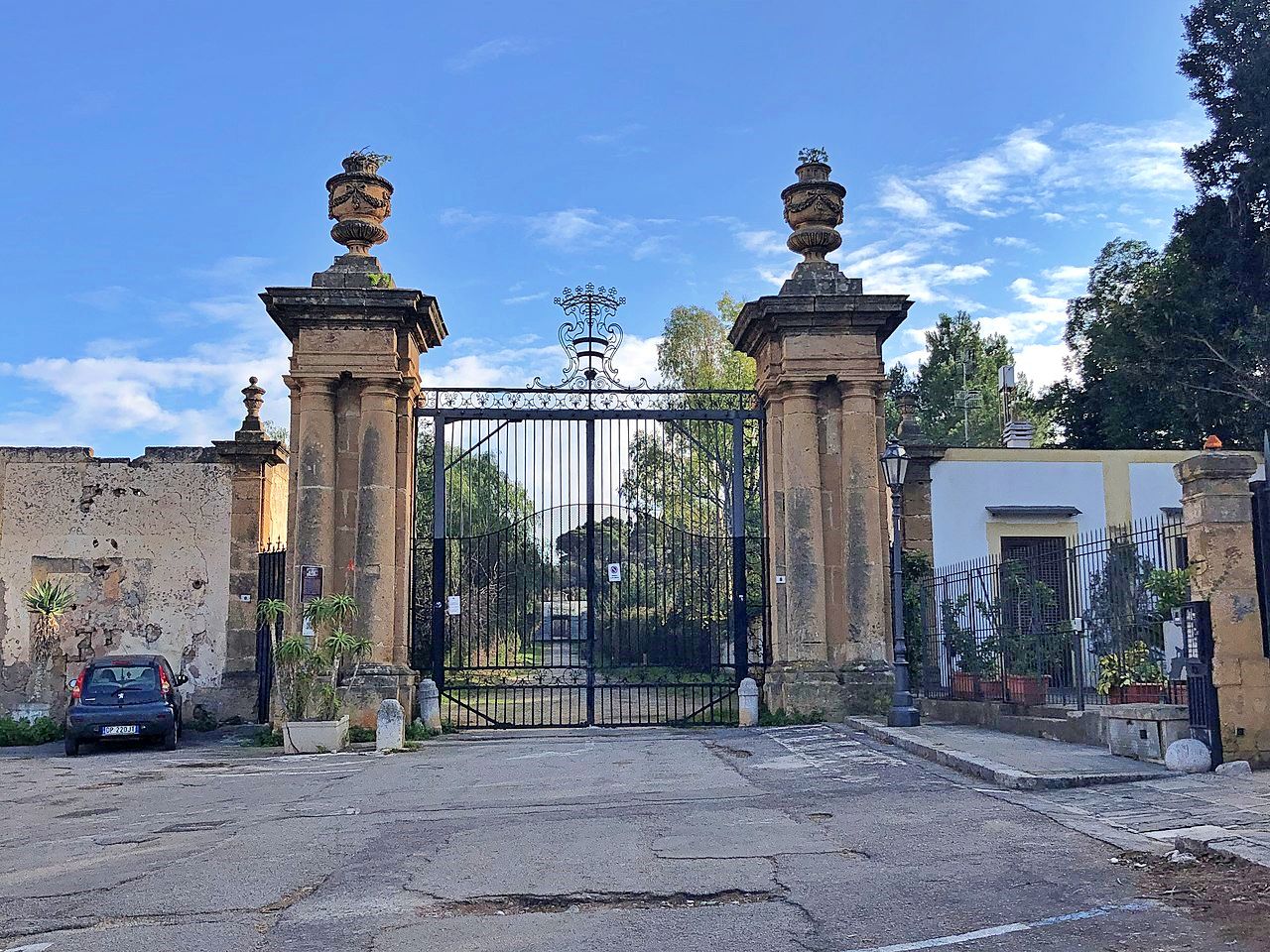 Gates at Villa Valguarmera