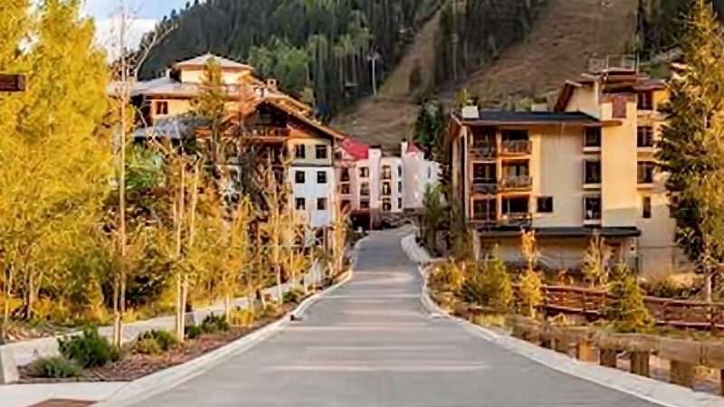 Top Small Town Destinations In America - DoTravel - YouTube