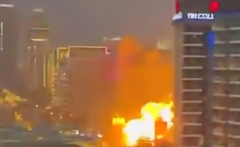 War Scenes in Dubai - Via The Sun - YouTube