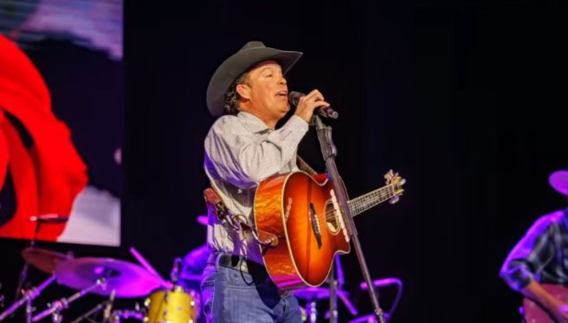 Get close up to your favorite stars - Country Cruising YouTube